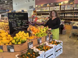 643-biocoop-cavaillon-epicurien-bio-magasin-agrume-saison-equipe.webp
