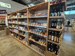 643-biocoop-cavaillon-epicurien-bio-magasin-jouet-livre-produit-maison.webp