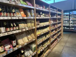 643-biocoop-cavaillon-epicurien-bio-magasin-rayon-exotique-pays-pate-sauce.webp